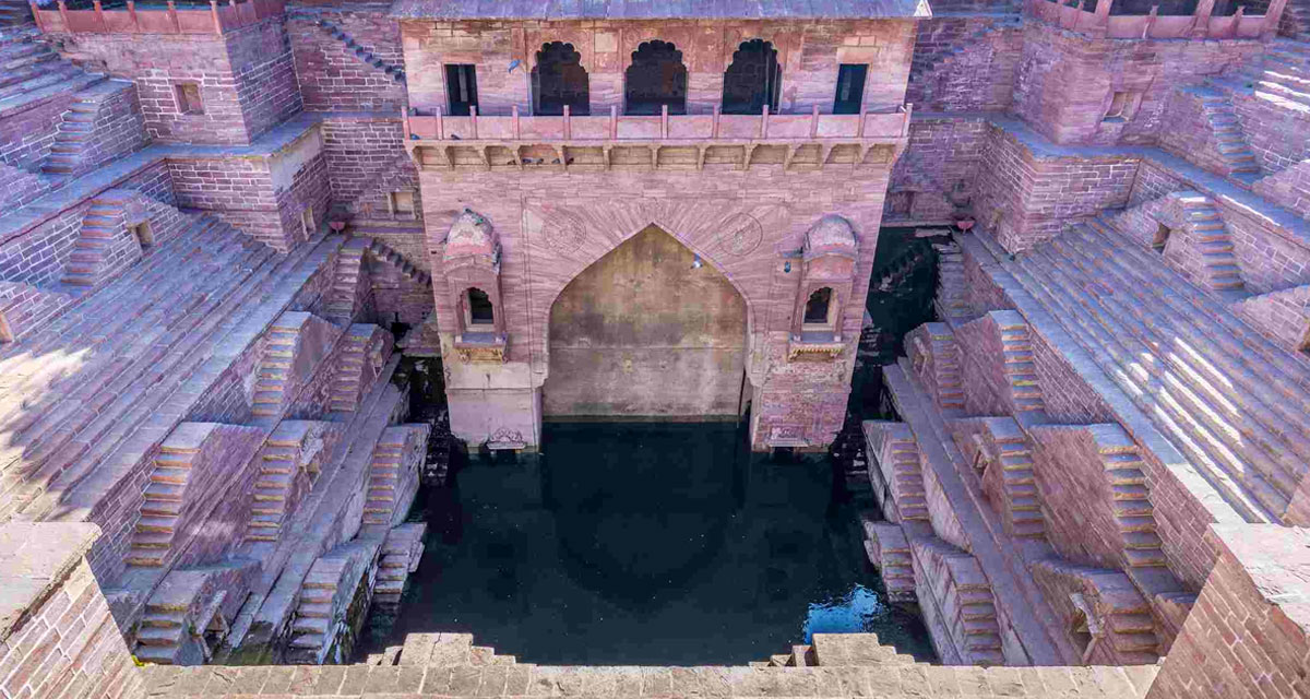 Toorji ka Jhalra (Stepwell)